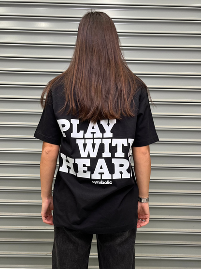 シンボリック - プレイ・ウィズ・ハートTシャツ